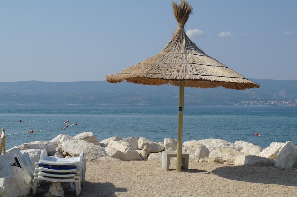 Hostel Guesthouse Mira Omis Exterior photo